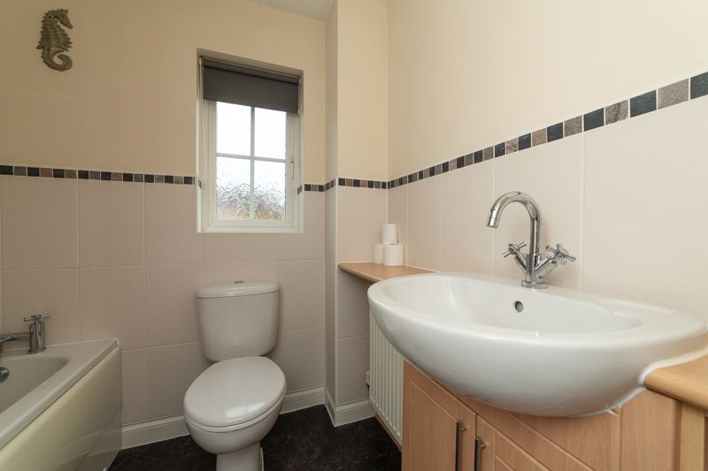 5 bed house for sale in Old School Drive, Edwinstowe, NG21  - Property Image 16