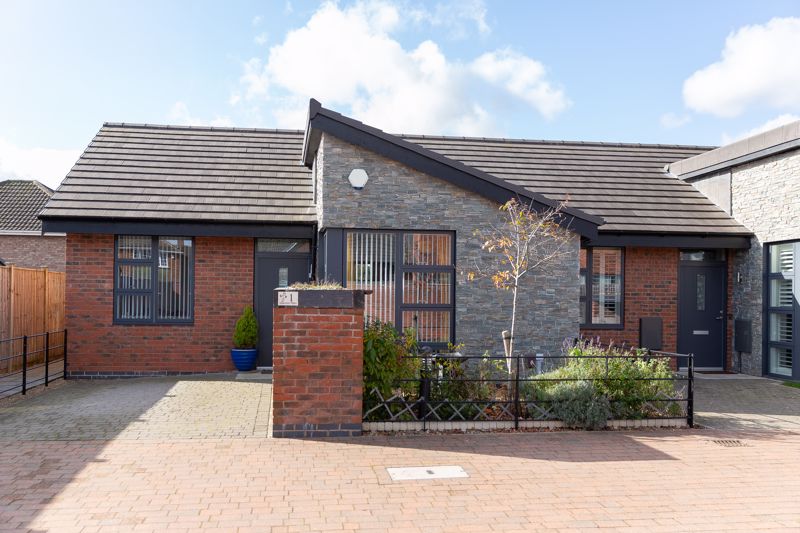 2 bed bungalow for sale in Manvers Place, Edwinstowe, NG21 14