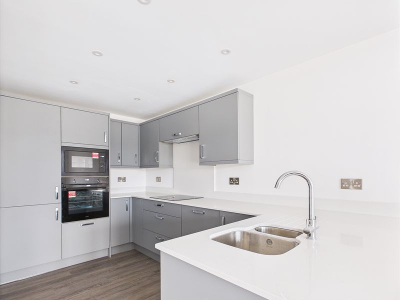 3 bed bungalow for sale in Copper Beech Close, Ollerton, NG22  - Property Image 2