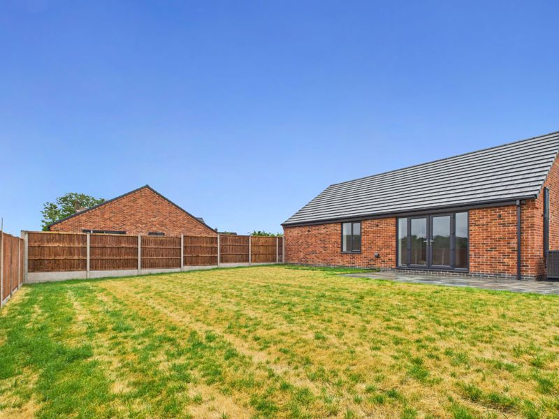 3 bed bungalow for sale in Copper Beech Close, Ollerton, NG22 12