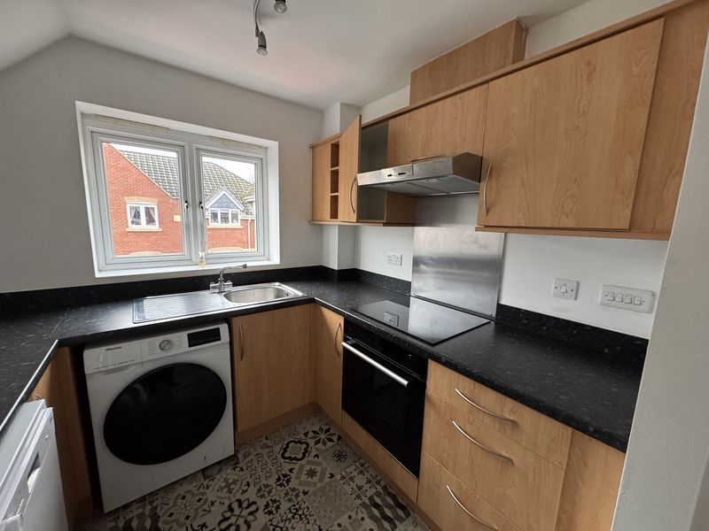 2 bed flat to rent in Trinity Road, Edwinstowe, NG21  - Property Image 2