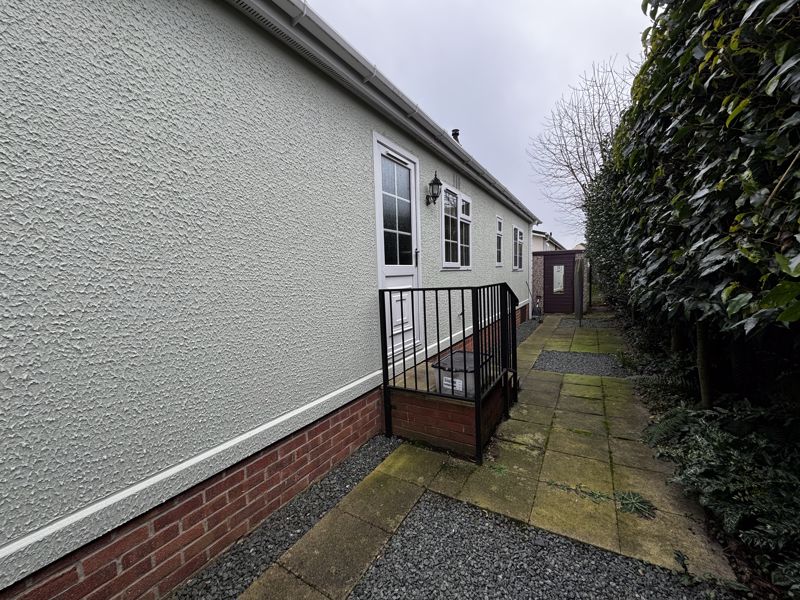 2 bed bungalow for sale in Wellow Road, Ollerton, NG22 13