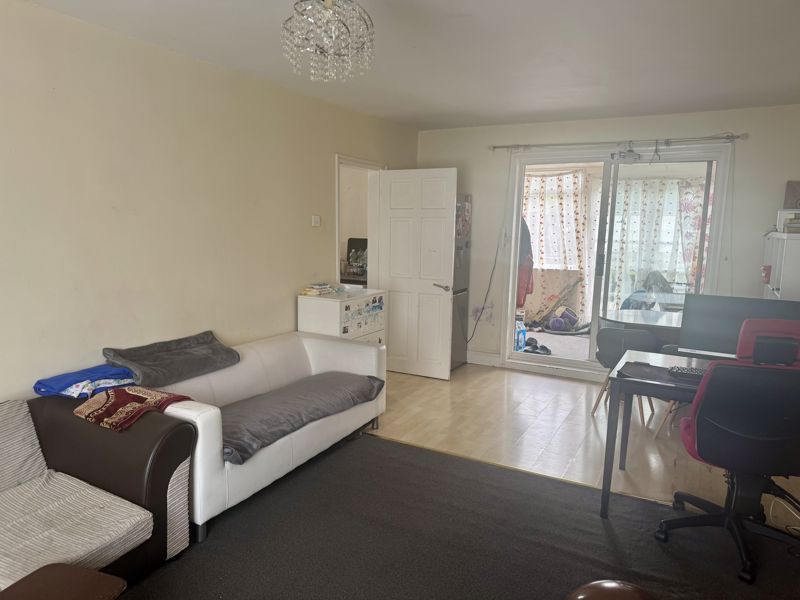 3 bed house for sale in Briar Road, New Ollerton, NG22  - Property Image 2