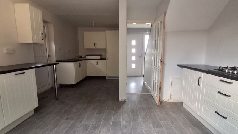 3 bed house for sale in Chestnut Drive, Ollerton, NG22  - Property Image 2