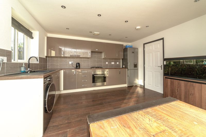 4 bed house for sale in Barley Close, Ollerton, NG22 2