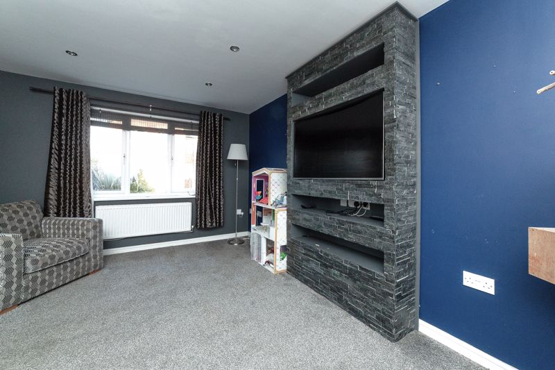 4 bed house for sale in Barley Close, Ollerton, NG22 5