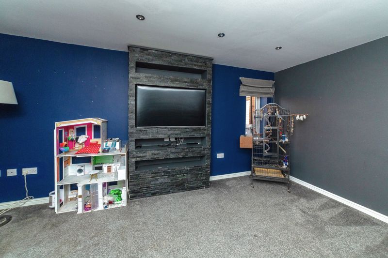 4 bed house for sale in Barley Close, Ollerton, NG22  - Property Image 6