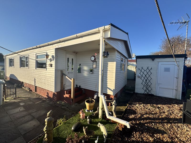 1 bed bungalow for sale in Sherwood Park, Newark, NG22 1