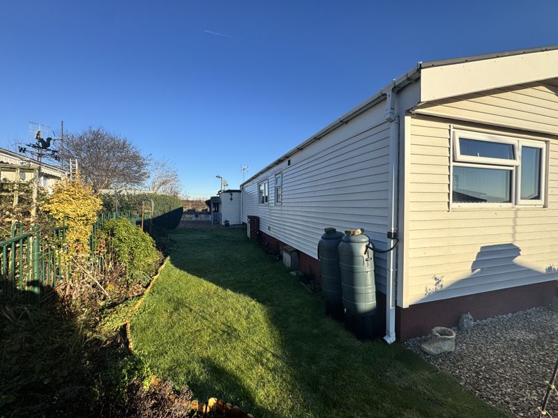 1 bed bungalow for sale in Sherwood Park, Newark, NG22 12