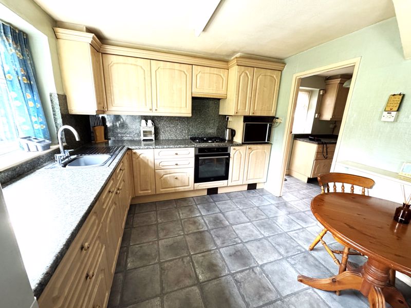 3 bed house for sale in The Markhams, Ollerton, NG22 2