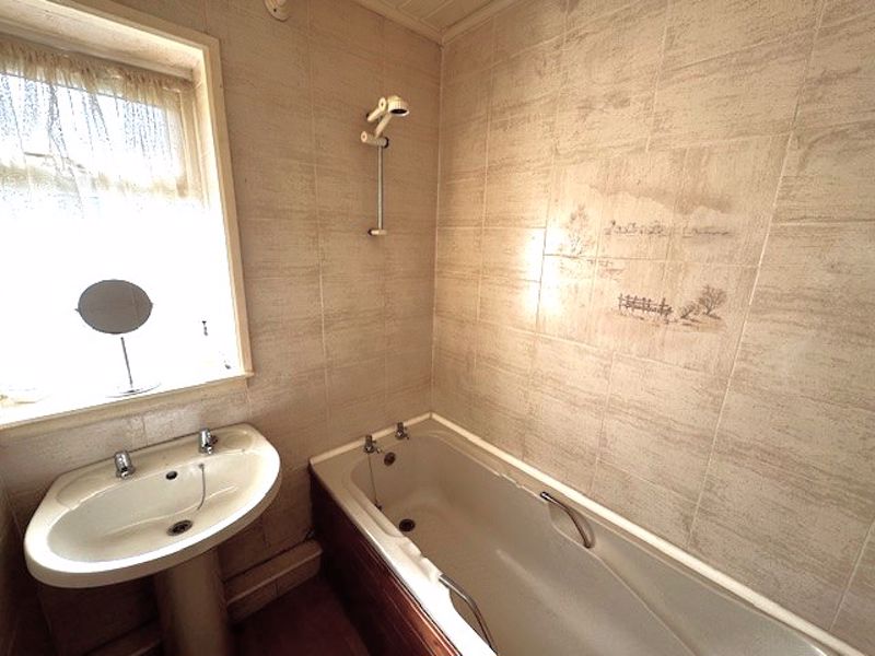 3 bed house for sale in The Markhams, Ollerton, NG22 11