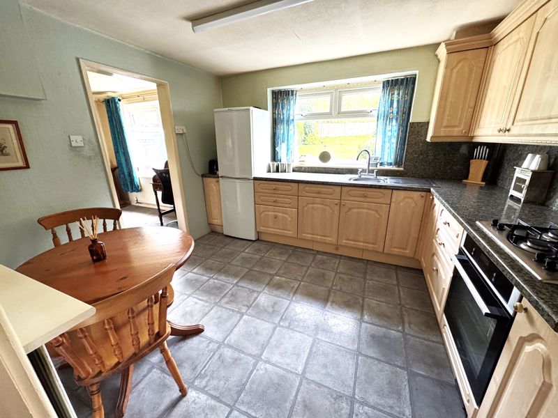 3 bed house for sale in The Markhams, Ollerton, NG22  - Property Image 4