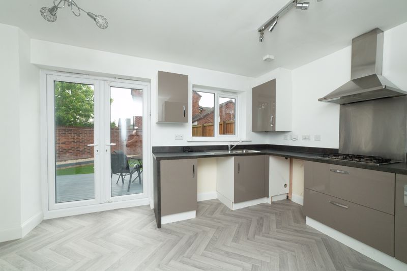 3 bed house for sale in Freya Road, Ollerton, NG22  - Property Image 3