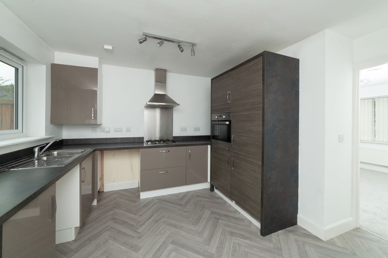 3 bed house for sale in Freya Road, Ollerton, NG22  - Property Image 4