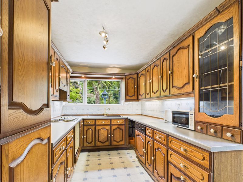3 bed bungalow for sale in Kirton Park, Kirton, NG22  - Property Image 2