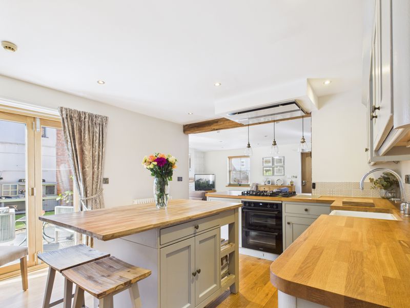 4 bed house for sale in Station Road, Old Ollerton, NG22 5