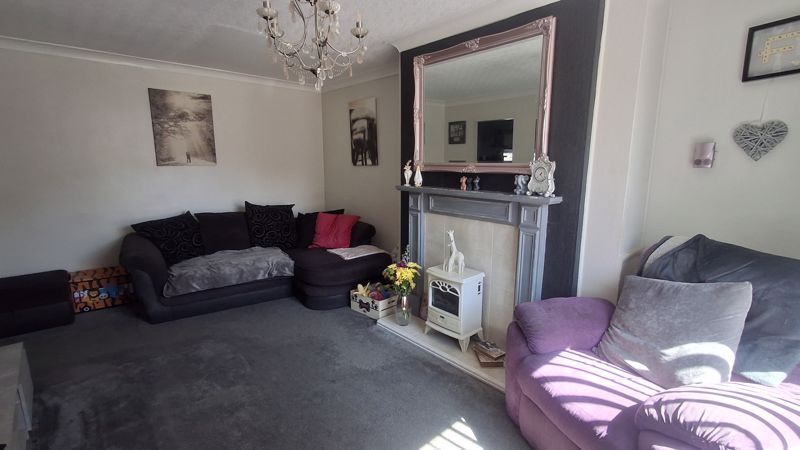 3 bed house for sale in Lime Crescent, Warsop, NG20  - Property Image 2