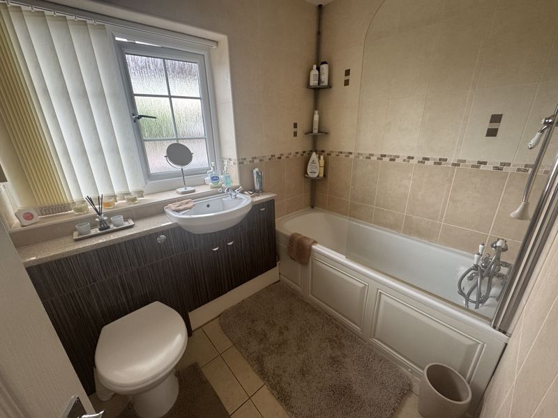 3 bed house for sale in The Markhams, Newark, NG22 13