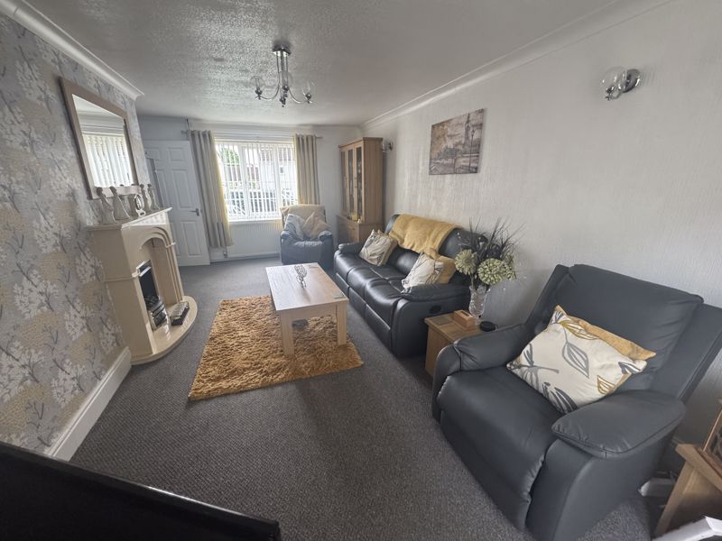 3 bed house for sale in The Markhams, Newark, NG22  - Property Image 3