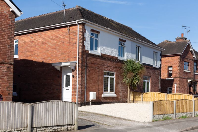 3 bed house for sale in Larch Road, Ollerton, NG22  - Property Image 2