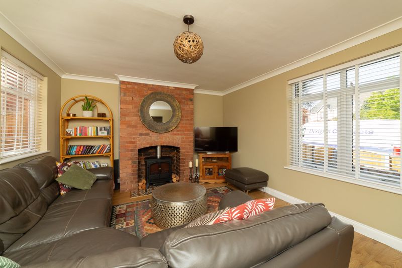 3 bed house for sale in Larch Road, Ollerton, NG22  - Property Image 3