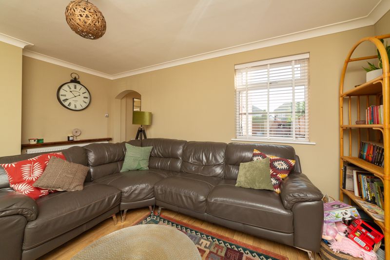 3 bed house for sale in Larch Road, Ollerton, NG22  - Property Image 4