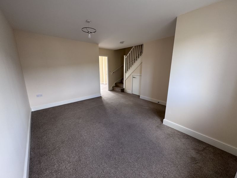 3 bed house for sale in Faraday Close, Ollerton, NG22  - Property Image 3