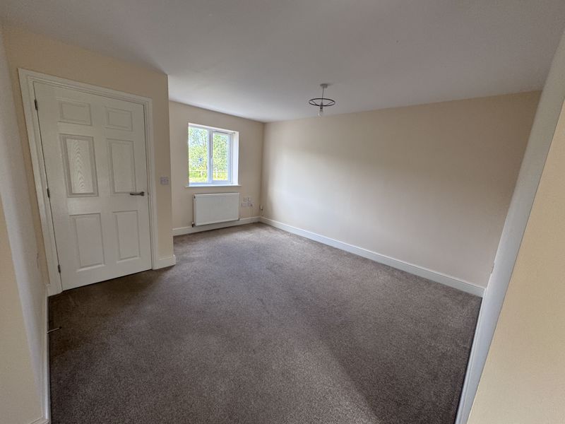 3 bed house for sale in Faraday Close, Ollerton, NG22  - Property Image 4