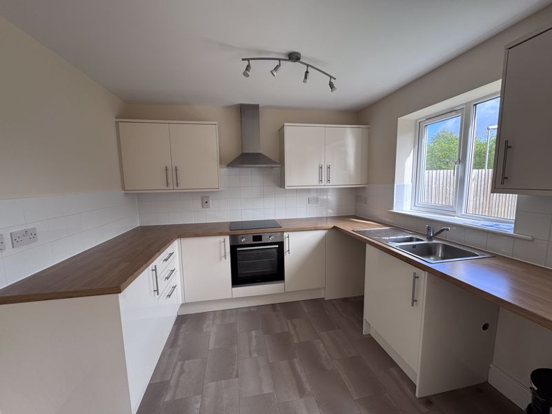 3 bed house for sale in Faraday Close, Ollerton, NG22  - Property Image 5
