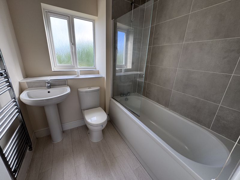 3 bed house for sale in Faraday Close, Ollerton, NG22  - Property Image 8
