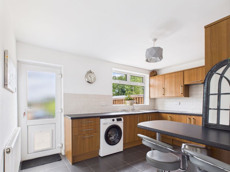 3 bed house for sale in Walesby Lane, Ollerton, NG22  - Property Image 4