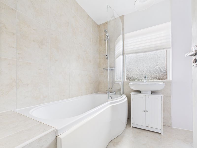 3 bed house for sale in Walesby Lane, Ollerton, NG22  - Property Image 8