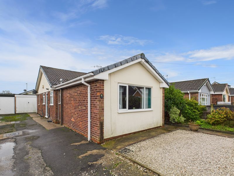 2 bed bungalow for sale in Maid Marian Avenue, Bilsthorpe, NG22 1