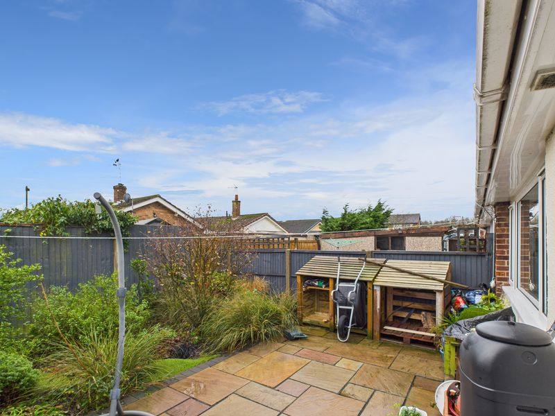 2 bed bungalow for sale in Maid Marian Avenue, Bilsthorpe, NG22 15