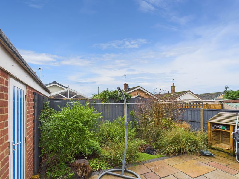 2 bed bungalow for sale in Maid Marian Avenue, Bilsthorpe, NG22 16