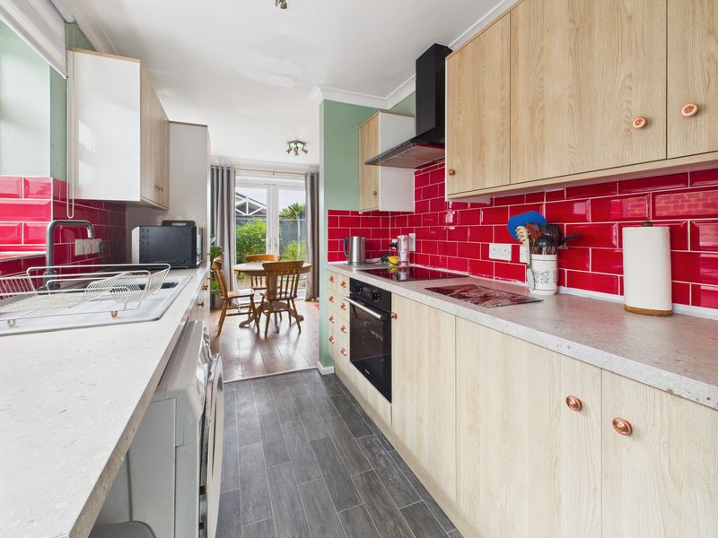 2 bed bungalow for sale in Maid Marian Avenue, Bilsthorpe, NG22  - Property Image 4