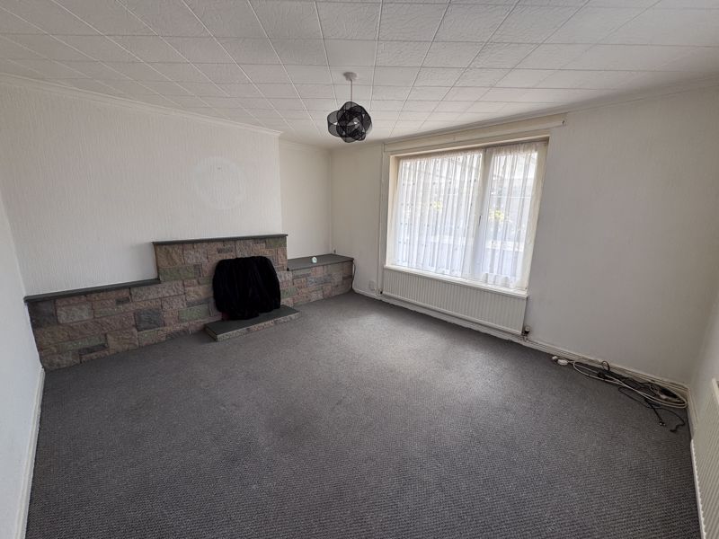 3 bed house for sale in Petersmith Drive, Ollerton, NG22  - Property Image 2