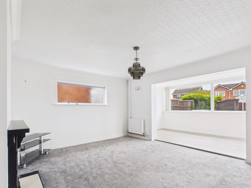 3 bed bungalow for sale in Bescar Lane, Ollerton, NG22  - Property Image 4