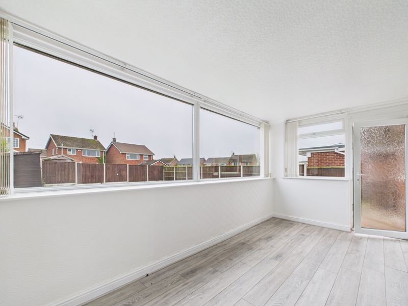 3 bed bungalow for sale in Bescar Lane, Ollerton, NG22  - Property Image 5