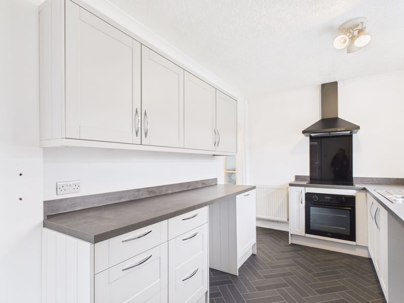 3 bed bungalow for sale in Bescar Lane, Ollerton, NG22  - Property Image 6