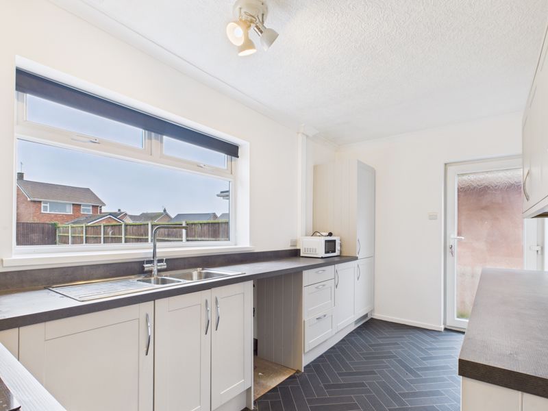 3 bed bungalow for sale in Bescar Lane, Ollerton, NG22 7