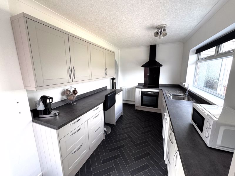 3 bed bungalow for sale in Bescar Lane, Ollerton, NG22 8