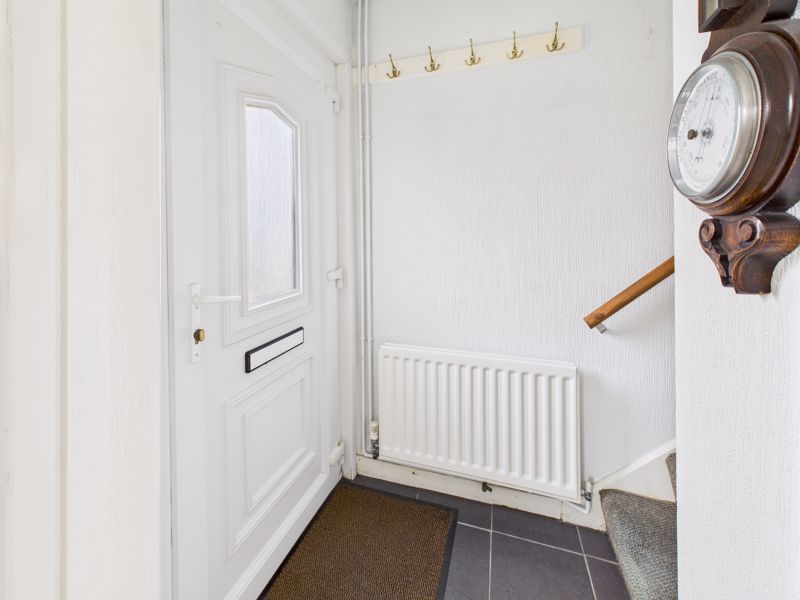 3 bed house for sale in Crompton Road, Bilsthorpe, NG22  - Property Image 2