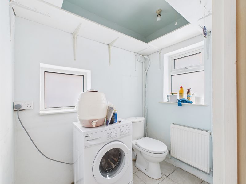 3 bed house for sale in Crompton Road, Bilsthorpe, NG22  - Property Image 5