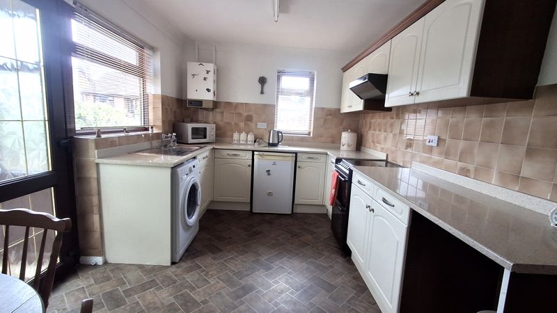 3 bed bungalow for sale in Maida Lane, Ollerton, NG22  - Property Image 6