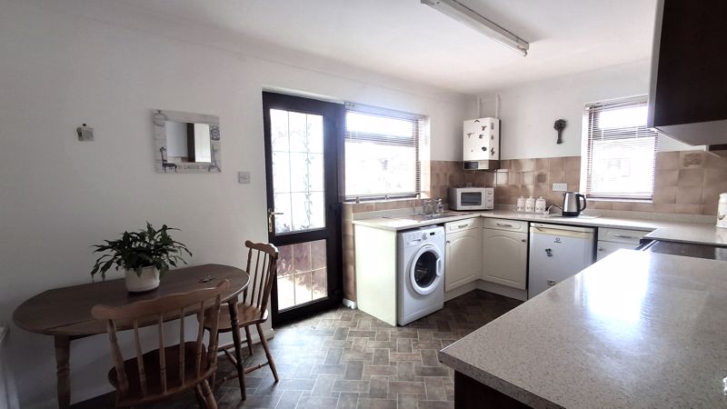 3 bed bungalow for sale in Maida Lane, Ollerton, NG22  - Property Image 7