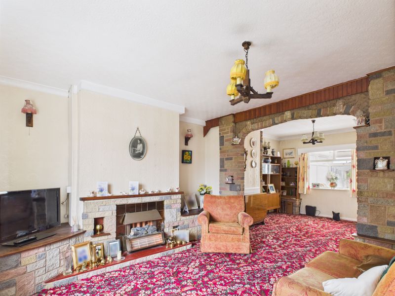 3 bed house for sale in Forest Road, Clipstone, NG21  - Property Image 3