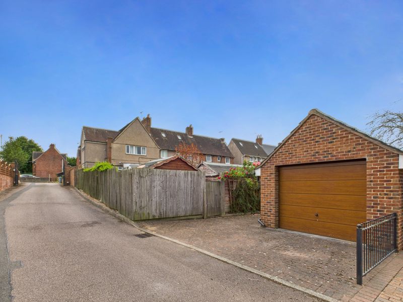 3 bed house for sale in Forest Road, Clipstone, NG21 10