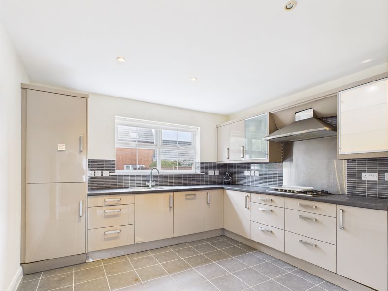 4 bed house for sale in Old Station Yard, Edwinstowe , NG21  - Property Image 2