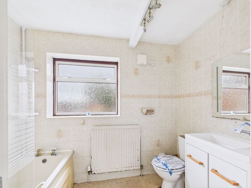 3 bed house for sale in Greenwood Crescent, Boughton, NG22  - Property Image 12